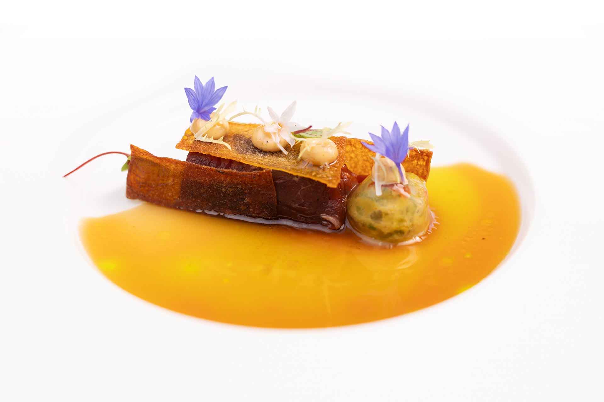 Tatar-Trilogie mit essbaren Blüten, Restaurant Harzfenster
